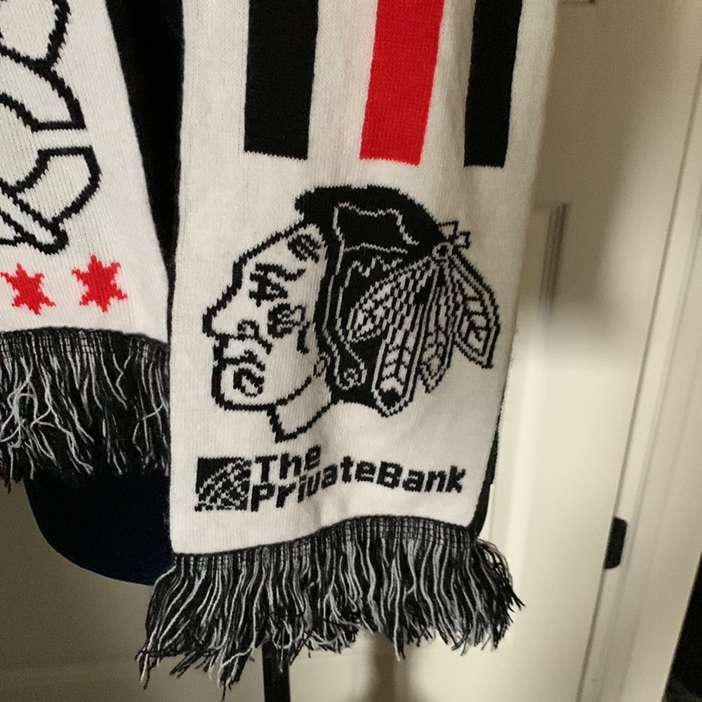 BLACKHAWKS SCARF - Picture 4 of 8